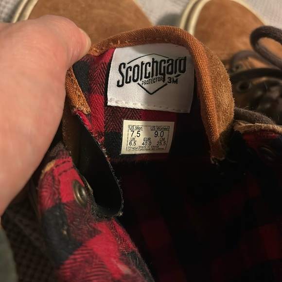 VANS scotchgard sk8 hi MTE brown, red plaid SIZE 9W/7.5M - Picture 3 of 5